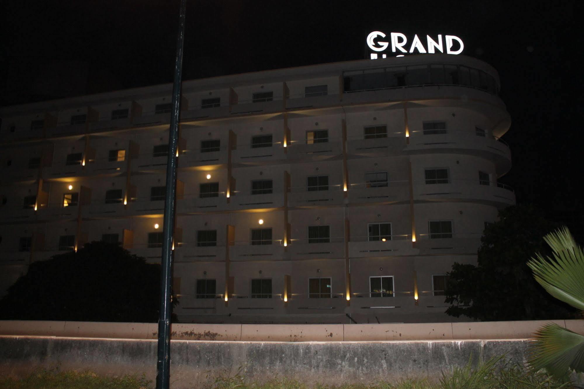 Le Grand Hotel D'Abican Dış mekan fotoğraf